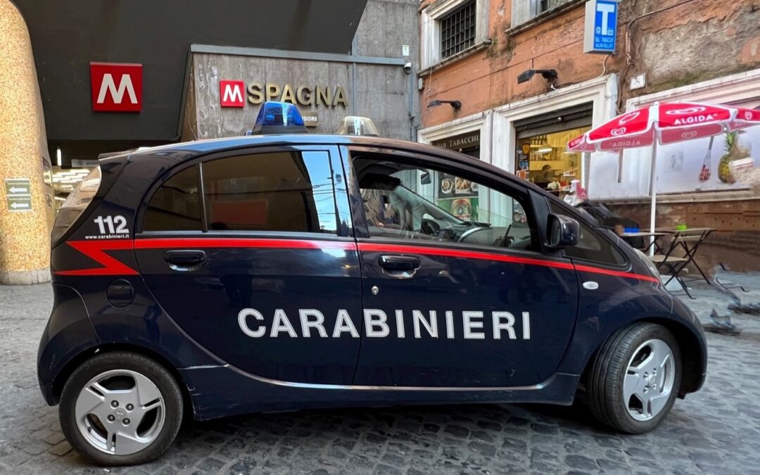 Metro A: rubavano portafogli e cellulari ai passeggeri, 10 persone arrestate dai Carabinieri