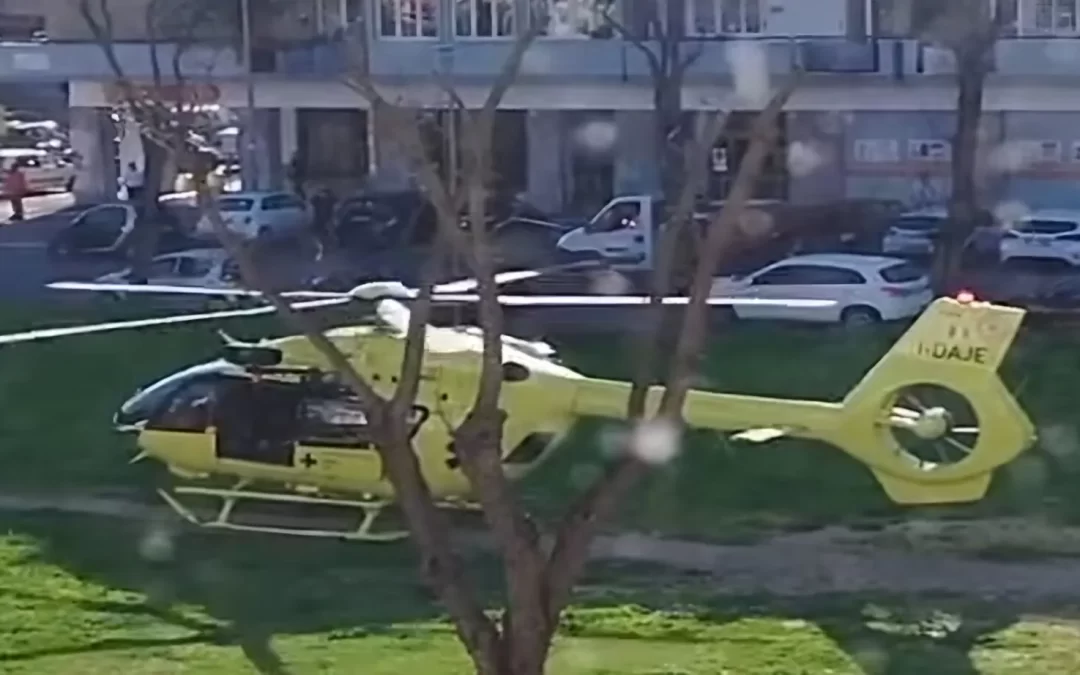Ostia: investe un pedone e fugge. L’elicottero del 118atterra in un parco giochi