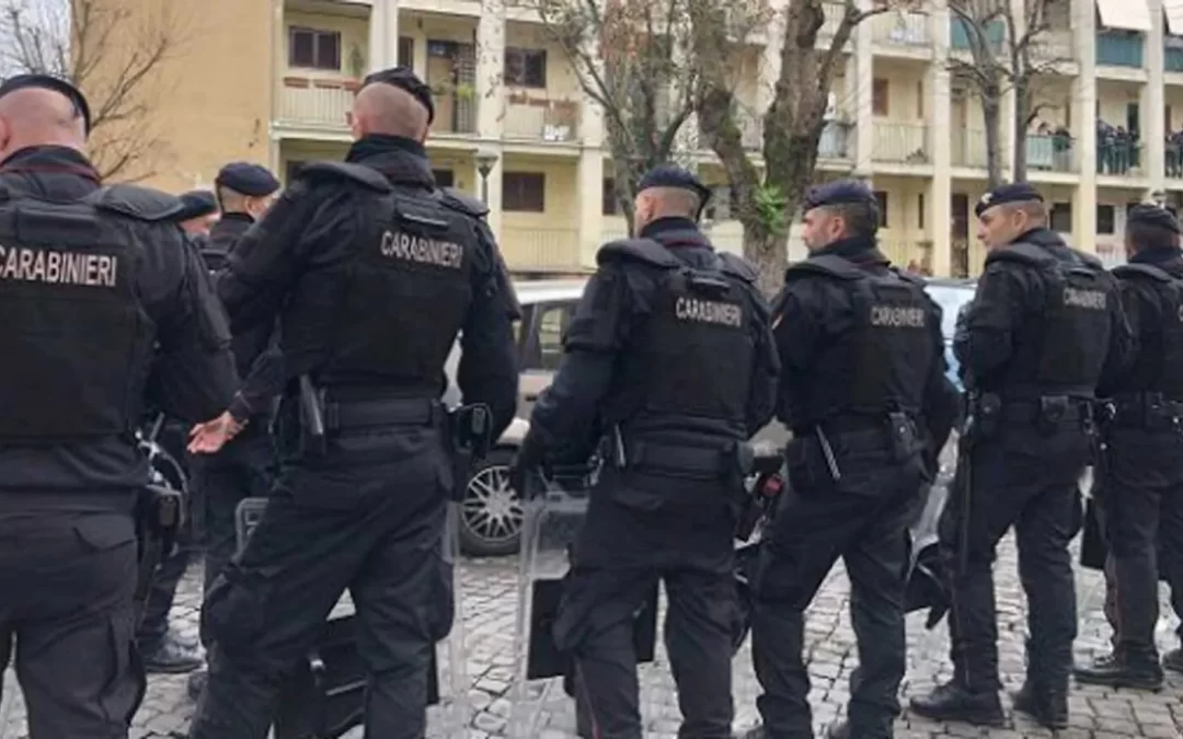 Occupazioni abusive e degrado urbano, Carabinieri denunciano 5 persone