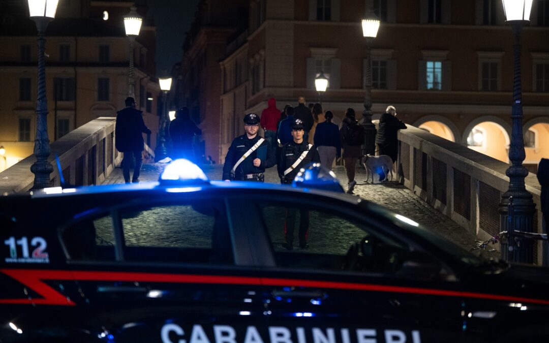 Giro di vite contro la malamovida, un arresto e tre denunce per spaccio di droga a Trastevere