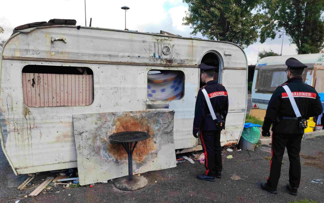 Ricercato in tutto il Paese per furto e rapina. Arrestato dai Carabinieri nel campo nomadi