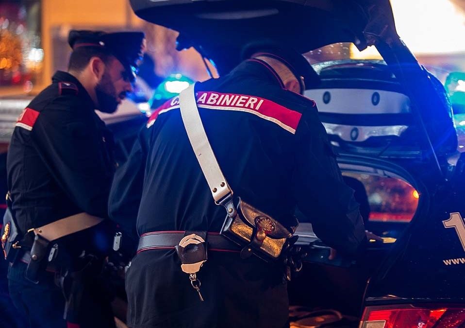 Carabinieri e GdF ispezionano attività commerciali, 7 risultate irregolari amministrativamente