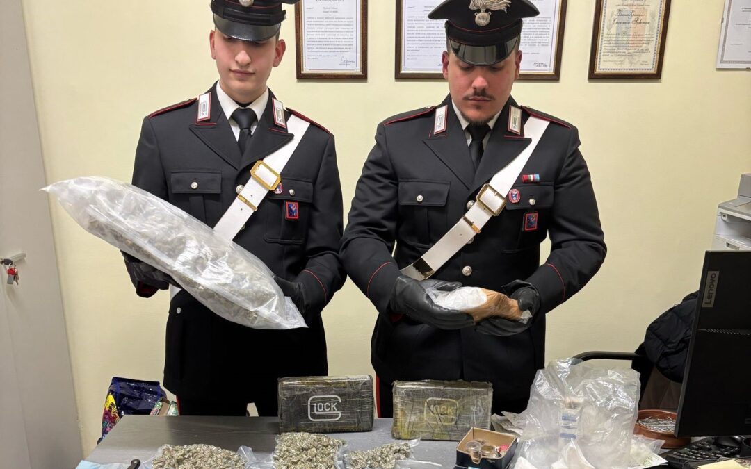 Appartamento trasformato in un bazar dello spaccio, 27enne arrestato dai Carabinieri