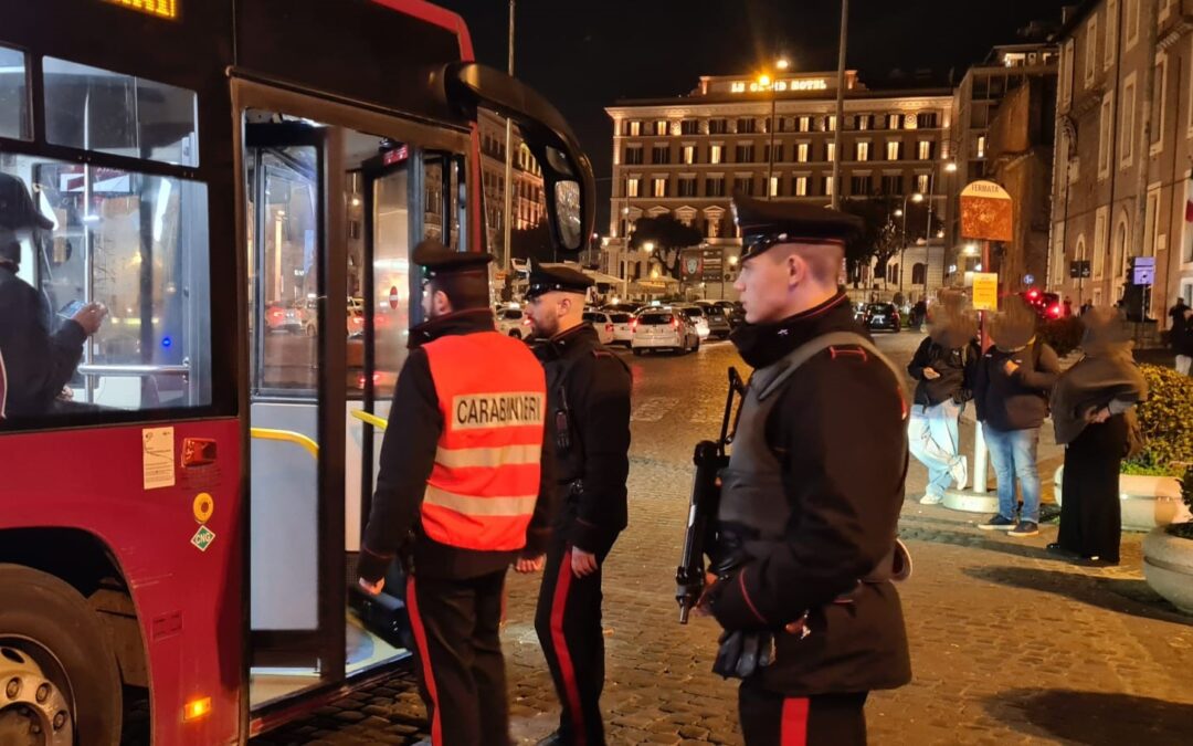 Controlli antiborseggio dei Carabinieri in centro. Arrestate 11 persone