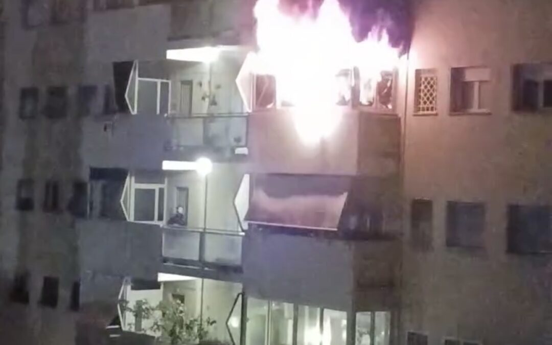 Mezzanotte di fuoco a Balduina, incendio distrugge un appartamento