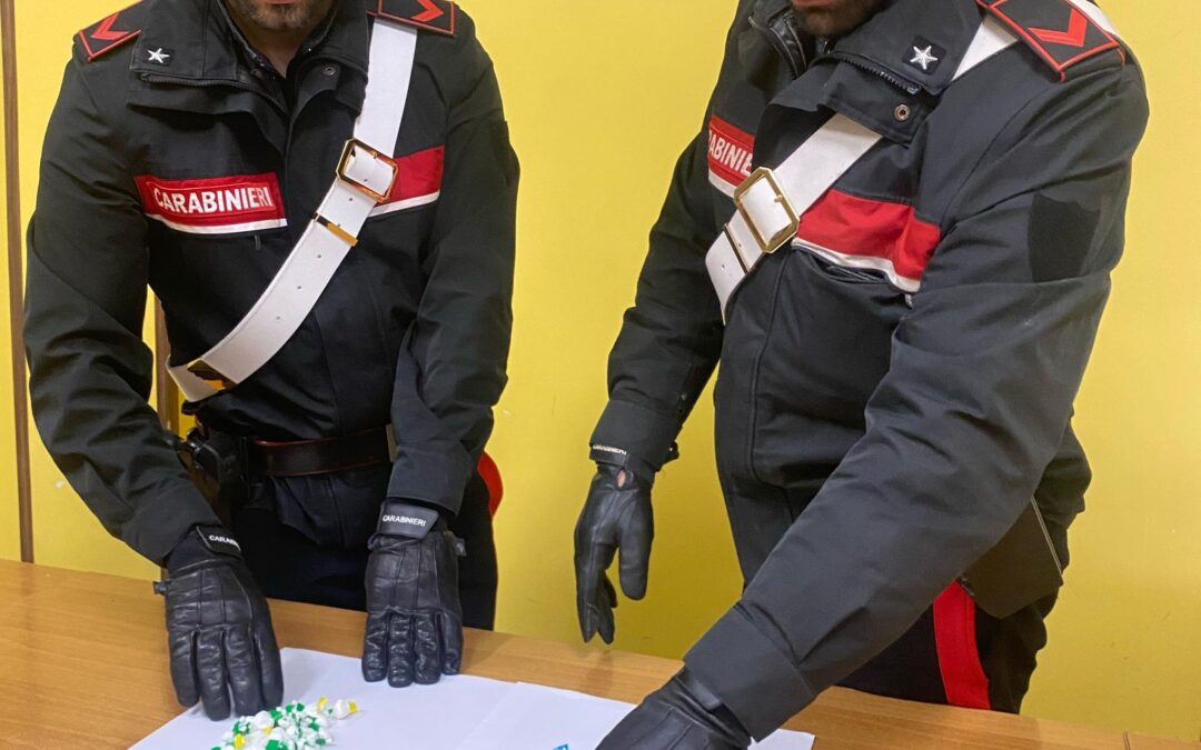 Trasportavano la droga in auto prese a noleggio, arrestate 6 persone dai Carabinieri