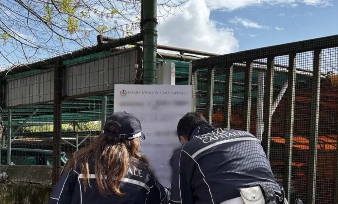 Scoperto parcheggio abusivo a pagamento dalla Polizia Locale: due persone denunciate