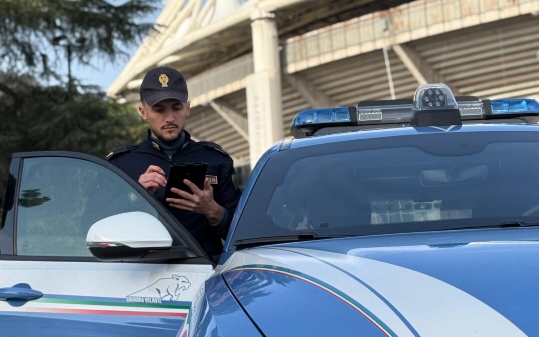 Tifoso romanista sotto Daspo prova ad entrare allo stadio con il biglietto del fratello. Arrestato