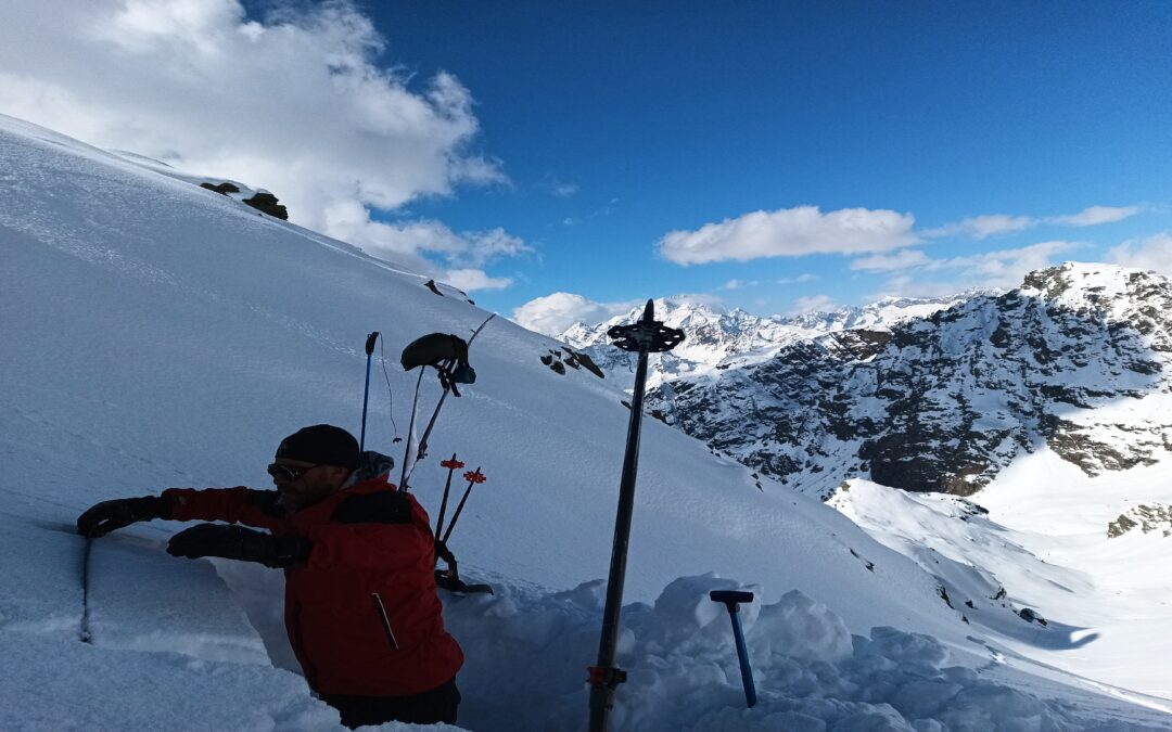 Nevicate di fine stagione e rialzo termico, le raccomandazioni del servizio Meteomont Carabinieri
