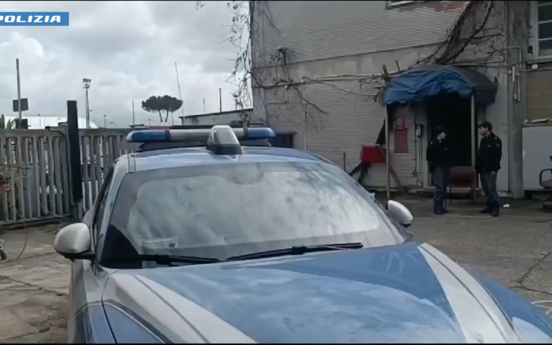 Occupano locali di una fabbrica in zona Casilino, interviene la Polizia di Stato
