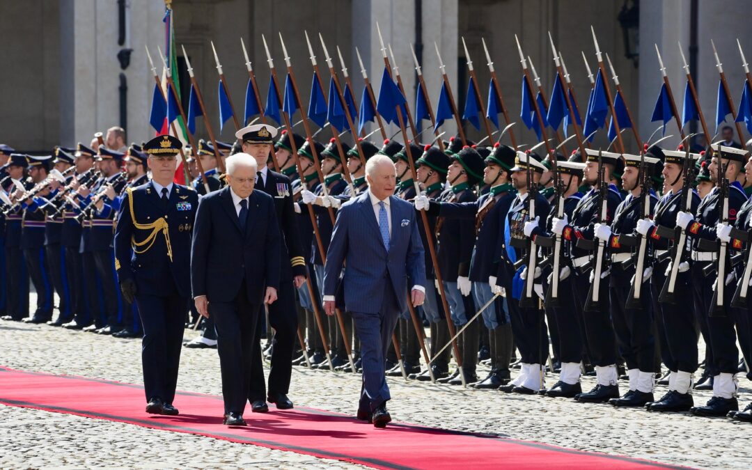Re Carlo e Camilla a Roma: l’incontro con Mattarella, poi l’Altare della Patria | LE FOTO