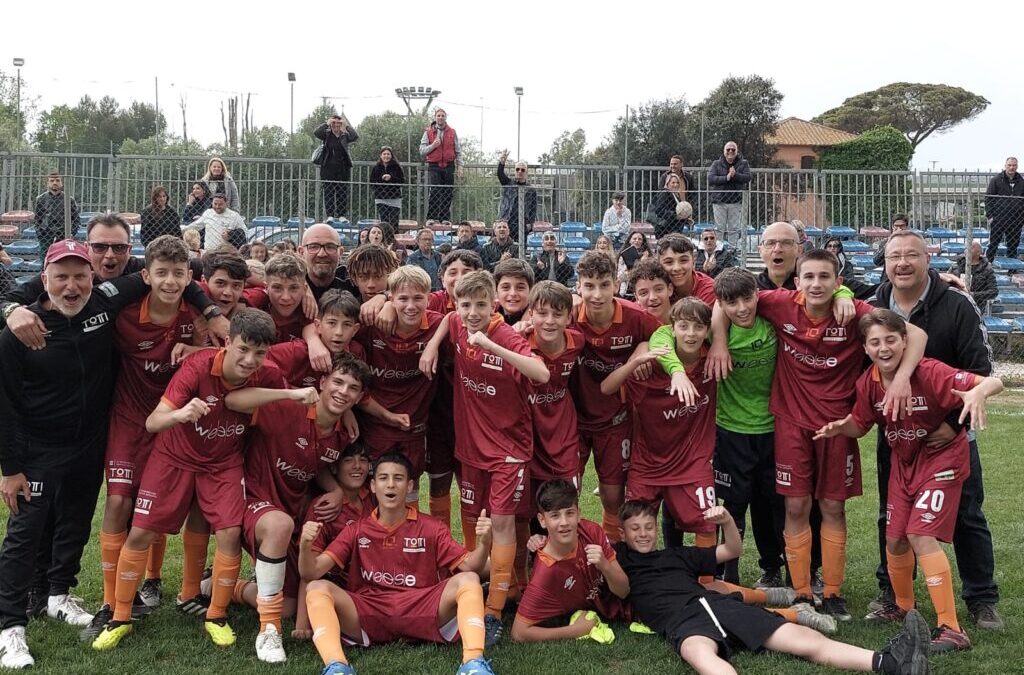 Mentre i giocatori si allenano, ladri rubano alla Totti Soccer School