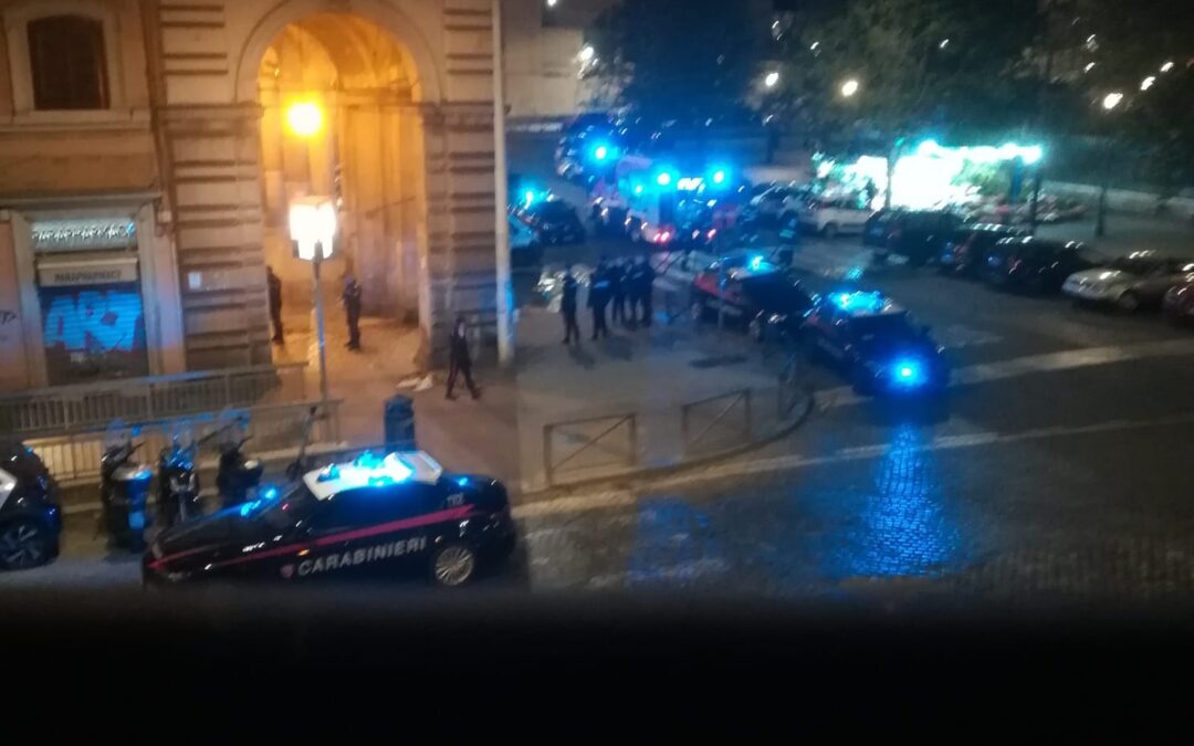 Piazza Vittorio Emanuele: i Carabinieri salvano clochard dalle fiamme