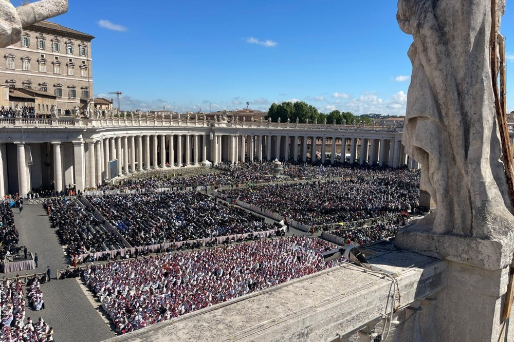 Funerali del Papa, lettera del cardinale Re al sindaco: “Grazie a Roma e ai romani”