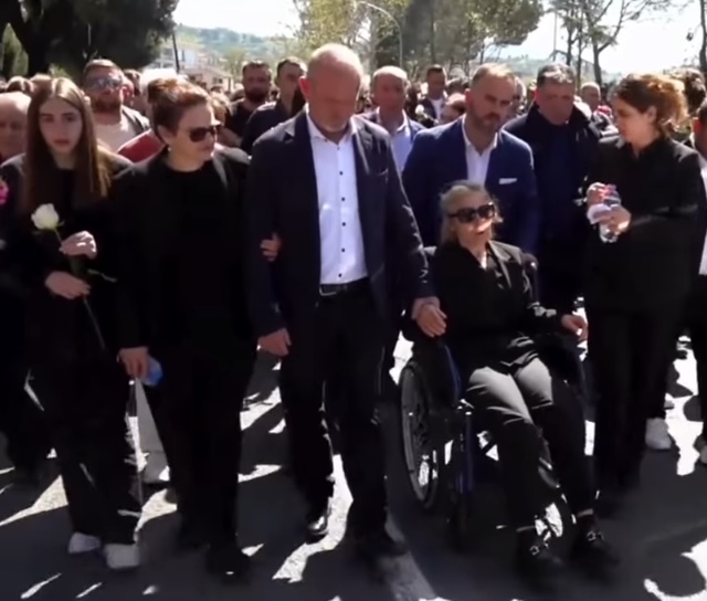 In tremila per l’ultimo saluto a Ilaria Sula uccisa il 26 marzo scorso dall’ex fidanzato