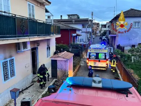 Albano Laziale, incendio in un appartamento all’alba. Morto un uomo di 69 anni
