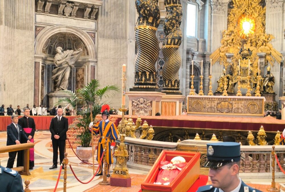 Funerali Papa Francesco, in attesa del percorso ufficiale per raggiungere Santa Maria Maggiore