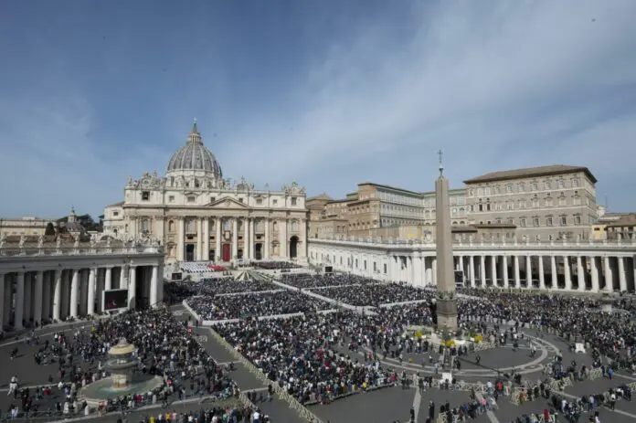 Prezzi alle stelle per i funerali del Papa, hotel fino a 2500 euro a notte