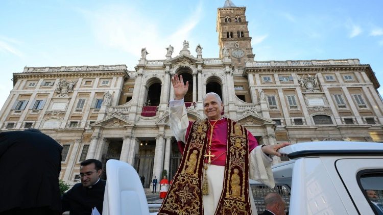 Leone XIV ieri alla basilica di Santa Maria Maggiore, l’omaggio a Papa Francesco e il saluto ai romani
