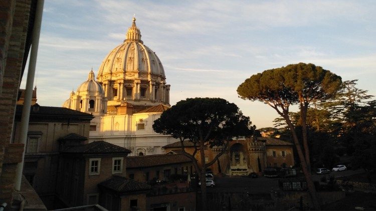 Telefonata tra Papa Leone XIV e il premier spagnolo Pedro Sánchez
