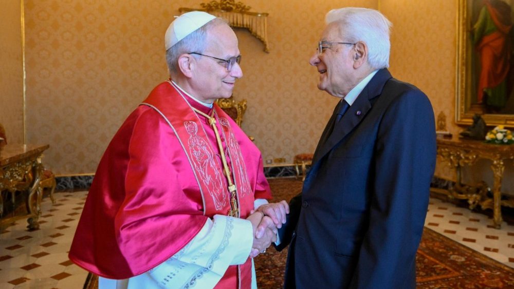 Il presidente della repubblica Sergio Mattarella in udienza da Leone XIV