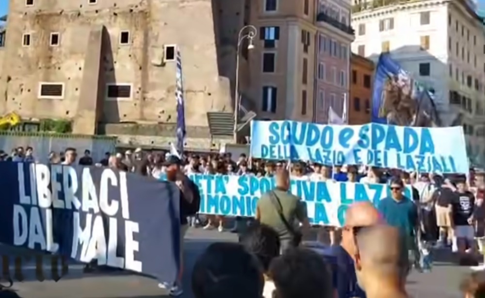 Lazio, tifosi contro Lotito: oggi corteo di protesta da Ponte Milvio al Flaminio