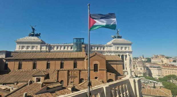 La bandiera della Palestina sventola in Campidoglio