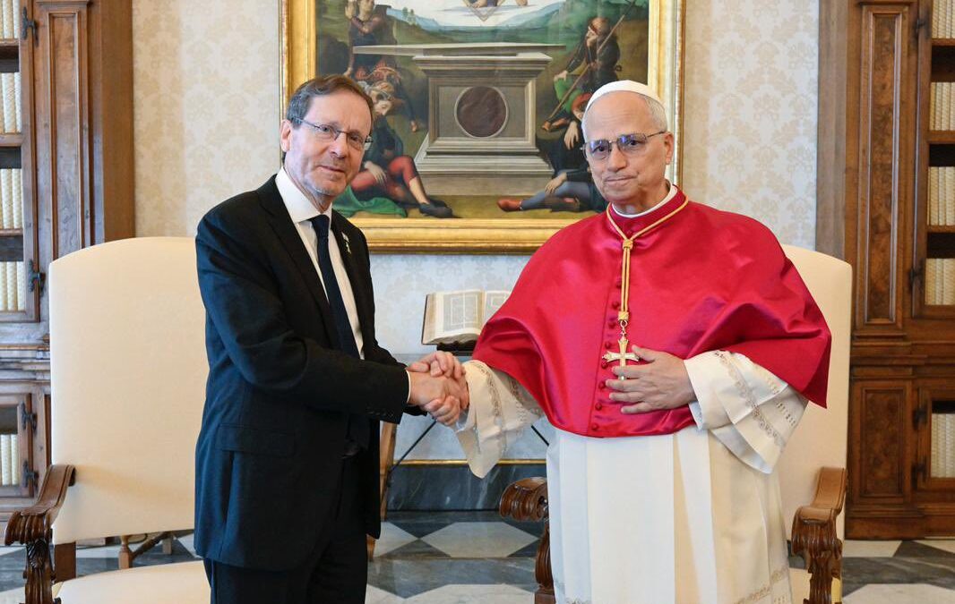 Il presidente israeliano Herzog dal Papa: “Garantiamo la sicurezza dei cristiani in Terra Santa”