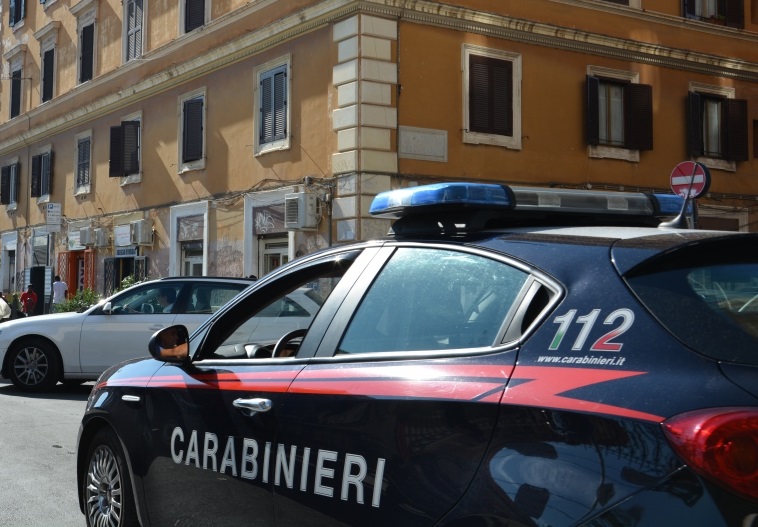 Coppia romana porta via senza pagare 1000 euro di spesa