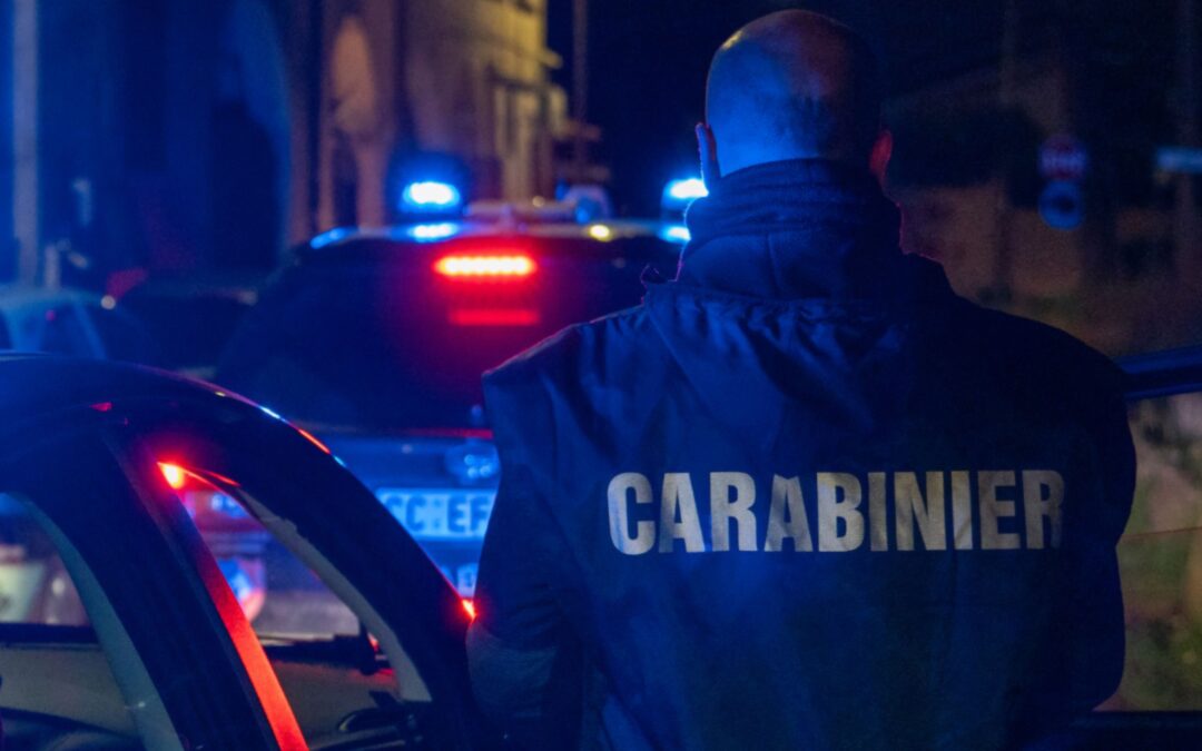 Non si fermano all’alt dei Carabinieri e si danno alla fuga: arrestati un 18enne e un 41enne