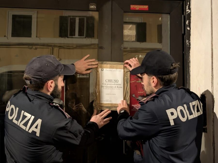 Occupazione abusiva di suolo pubblico e vendita irregolare di alcolici: chiuso locale