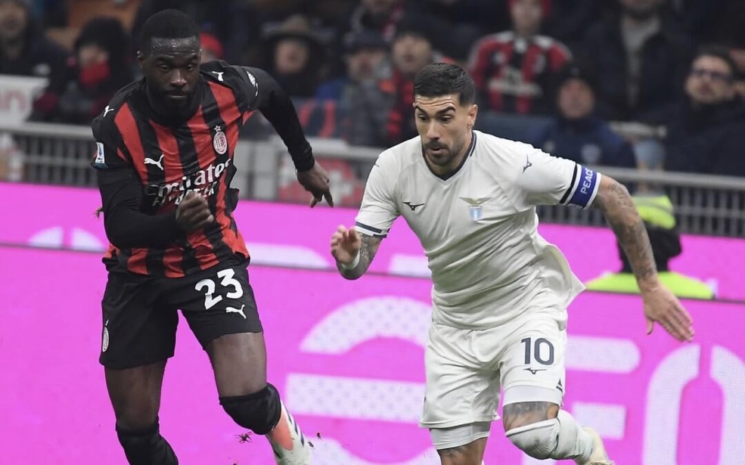 La Lazio cade 1-0 contro il Milan a San Siro. Finale incandescente