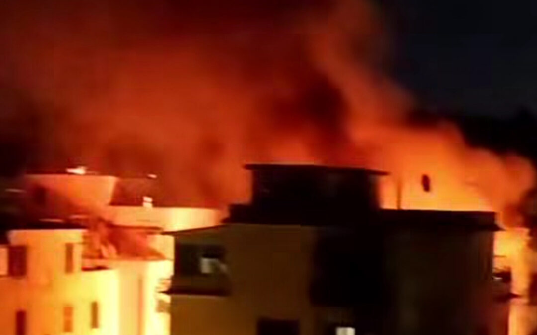 Esplode bombola di gas a Centocelle: a fuoco un appartamento, evacuati i residenti