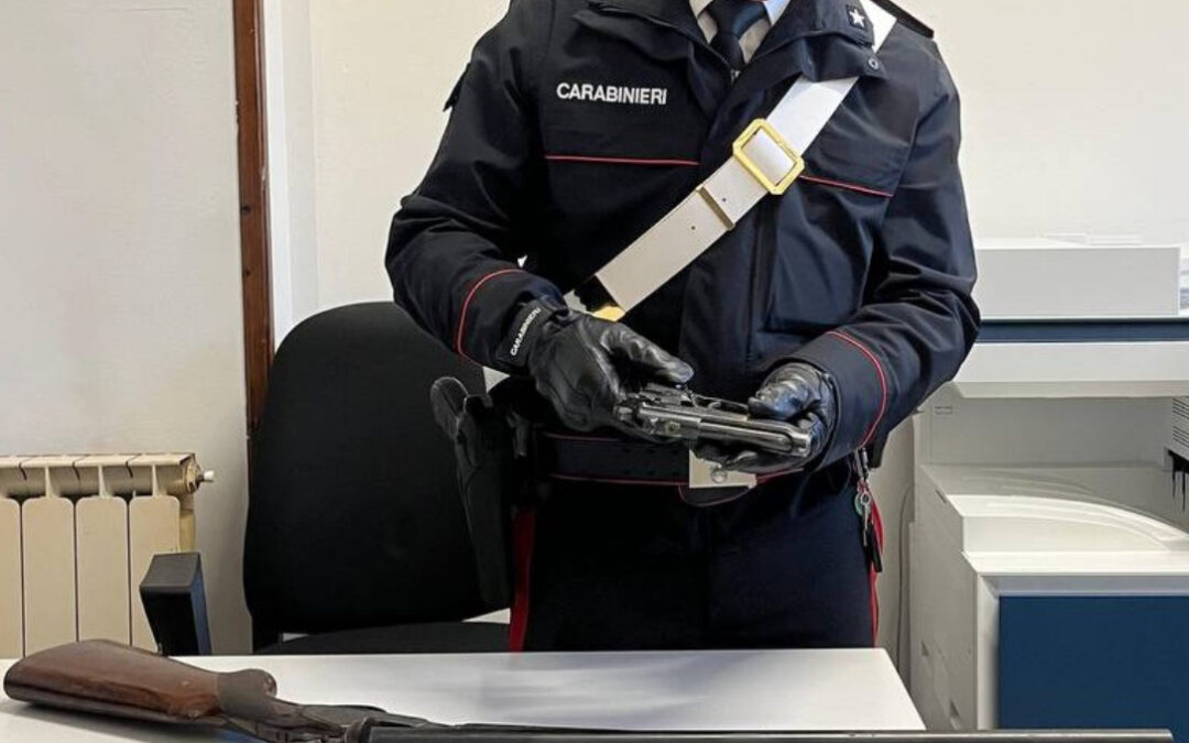 Detiene illegalmente armi e munizioni, arrestato 46enne