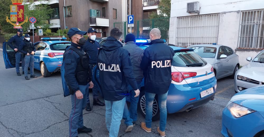 Incastrato dal cellulare il 45enne che ha accoltellato la moglie sul Grande Raccordo Anulare