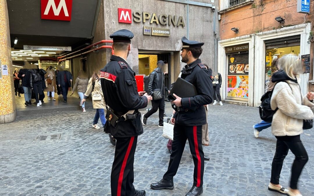 Controlli dei Carabinieri in centro, arrestate 4 persone per furti ai danni di turisti