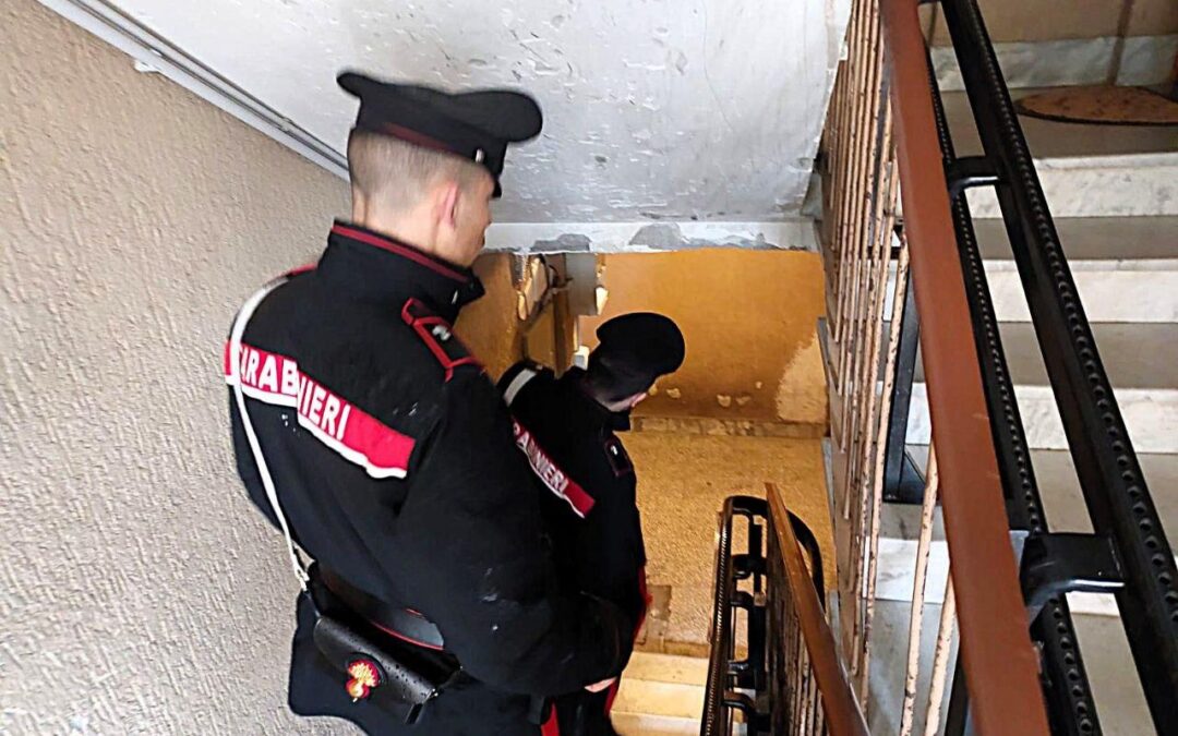 Droga, armi e munizioni nascoste in garage, 55enne di Marino arrestato dai Carabinieri