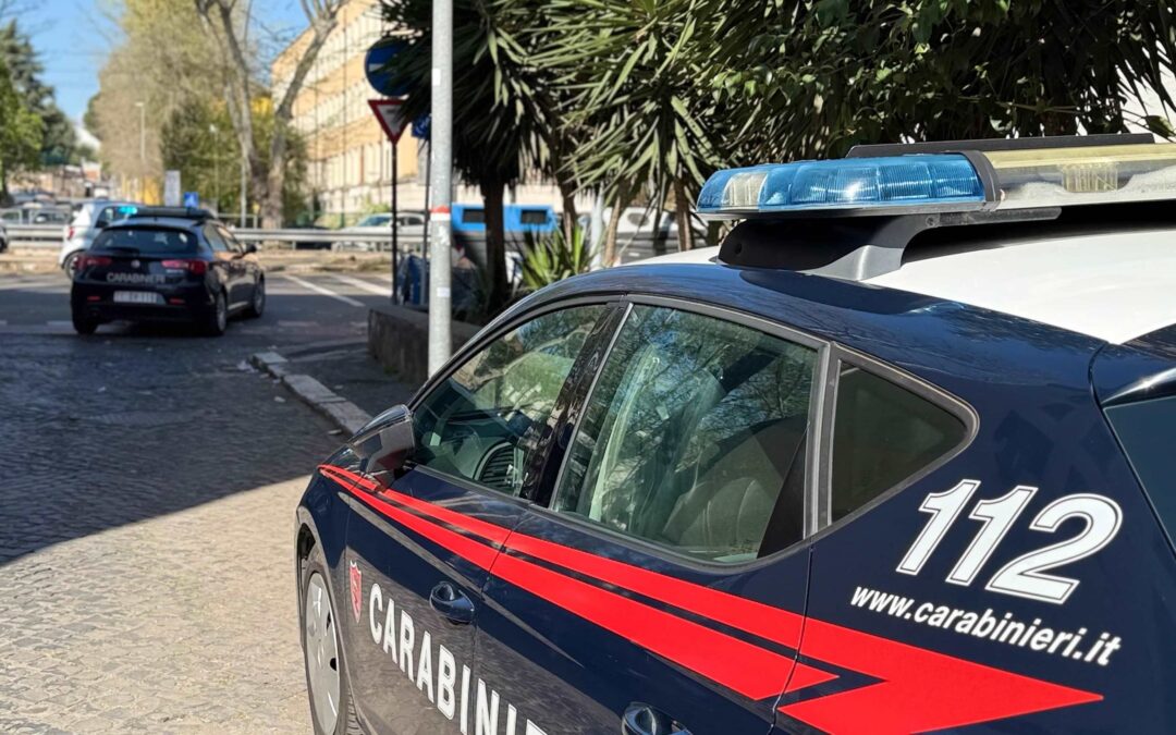 Ruba il cellulare del pianista durante le prove in chiesa, arrestato 55enne romano