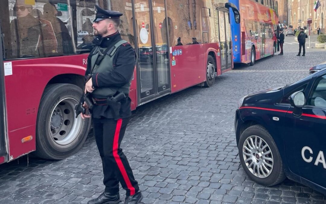 Stretta dei Carabinieri contro i borseggiatori, arrestate 6 persone per furto