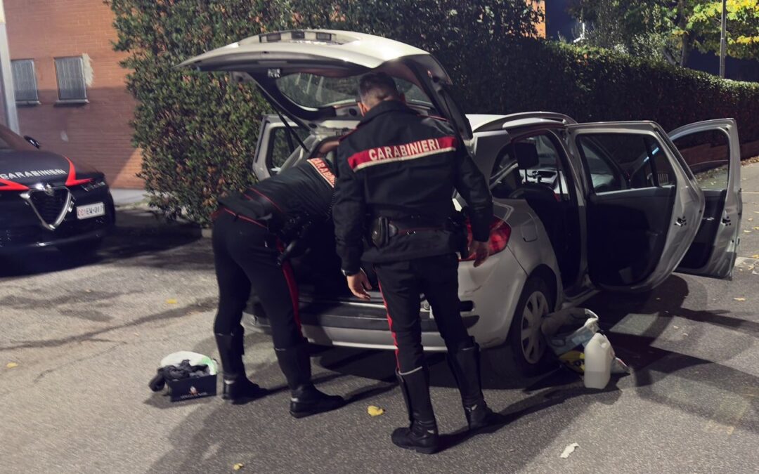 Droga e bobine di rame nascosti nel bagagliaio: in manette peruviano 35enne