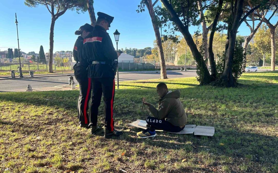 Esquilino: Carabinieri arrestano 2 persone mentre rubano dallo zaino di un turista