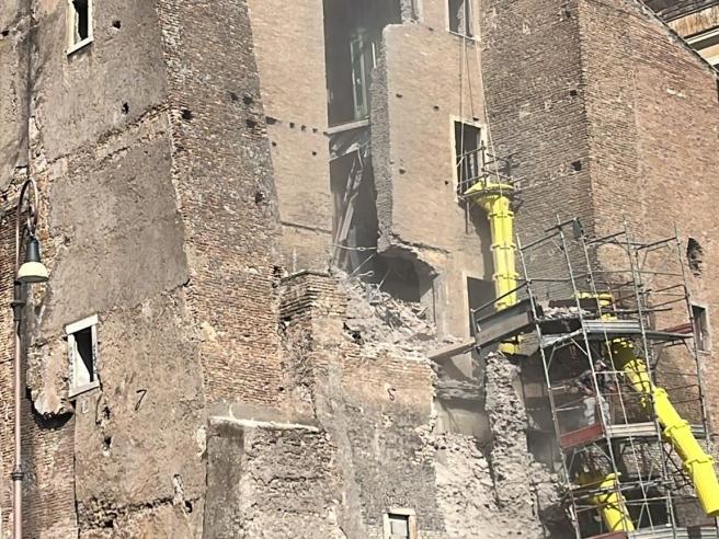 Crollo Torre dei Conti, Rocca: “Seguiamo in tempo reale lavoro di Ares 118”