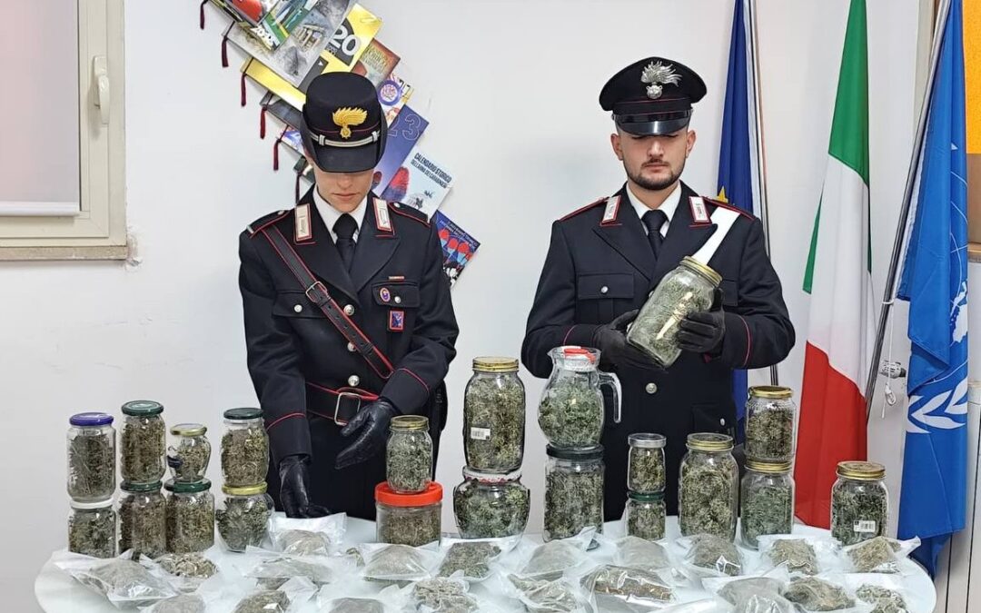 Roma, Carabinieri arrestano 13 persone per spaccio. Sequestrati 3 chili di crack, ecstasy e hashish
