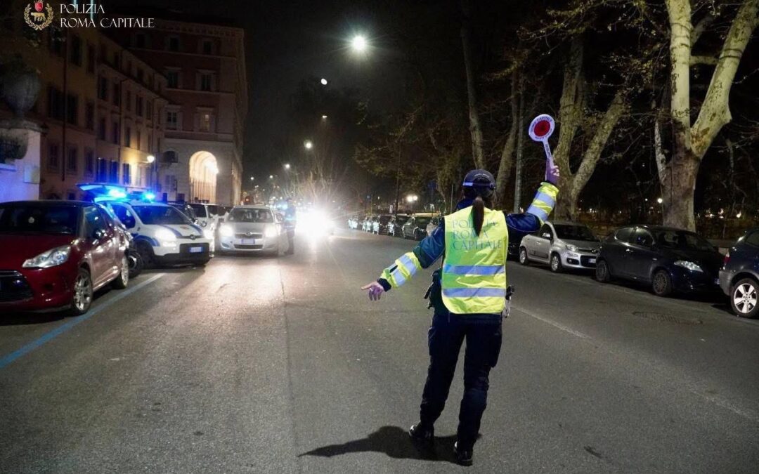 Movida, stretta della Polizia Roma Capitale su vendita irregolare di alcolici e guida pericolosa