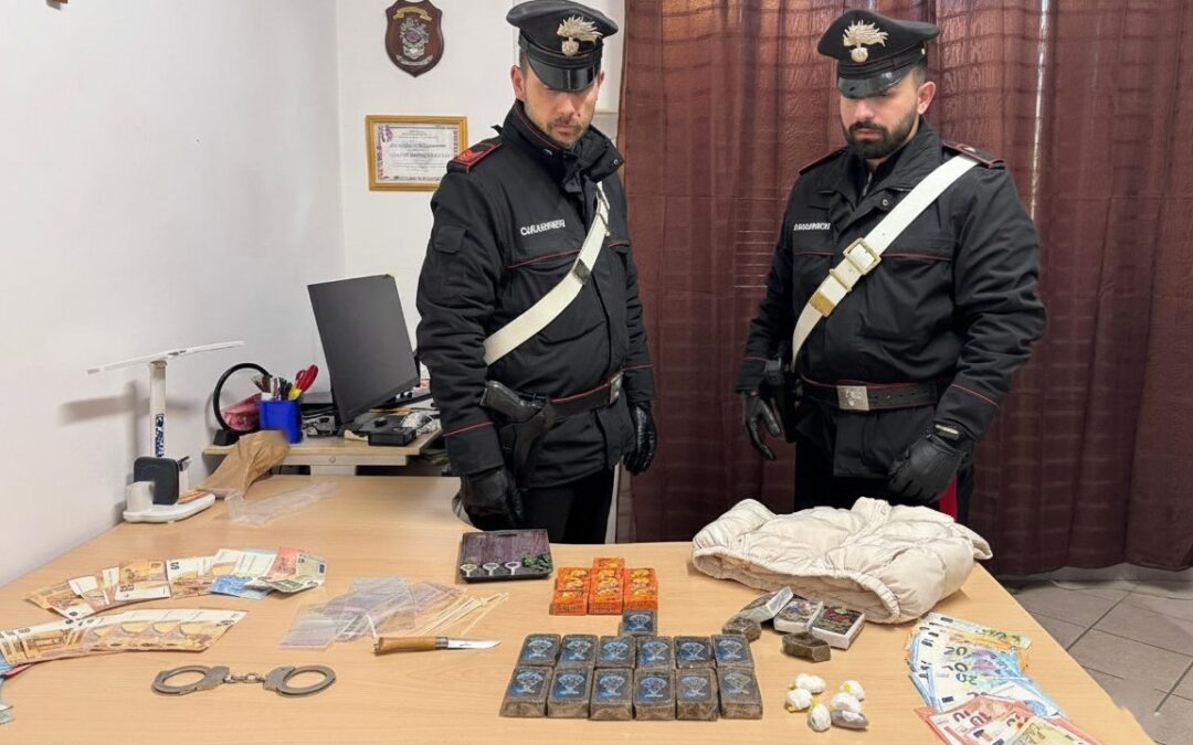 Picchiata e derubata dal compagno, Carabinieri lo arrestano per spaccio e aggressione