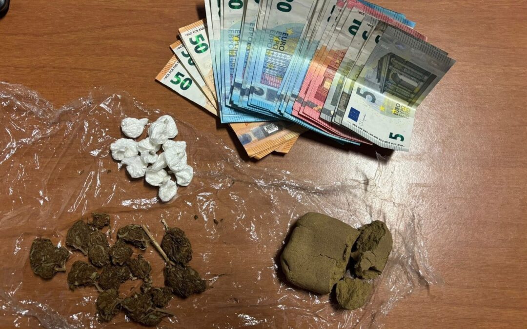 Eur: finte caramelle per nascondere la cocaina, hashish nel motore e furti, in manette 3 persone