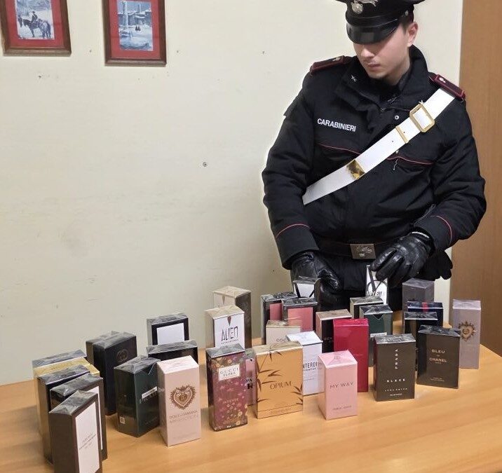 Valmontone, furto all’interno dell’outlet. Carabinieri denunciano 4 donne, recuperata refurtiva
