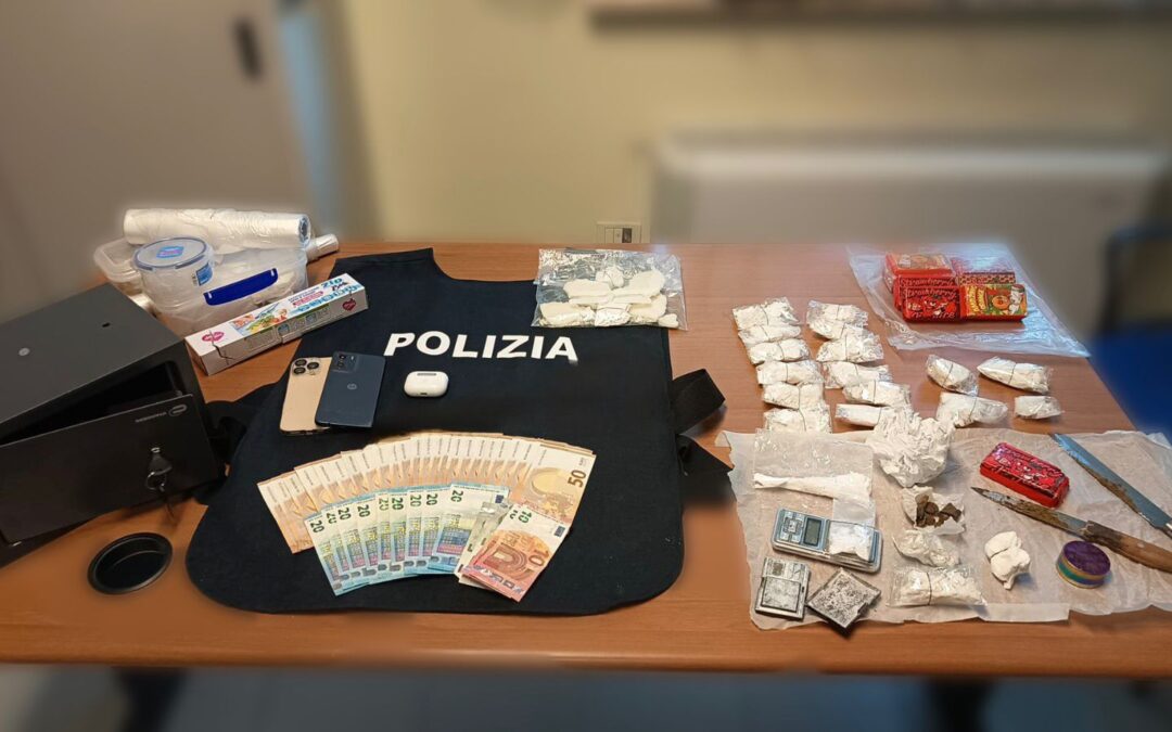 Grazie a YouPol agenti del commissariato di Fiumicino scoprono base di spaccio in due abitazioni