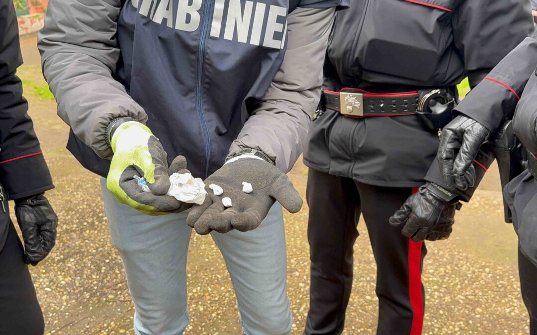 Quarticciolo, blitz antidroga: 5 persone arrestate, sequestrati 1 kg di droga e 2 mila euro