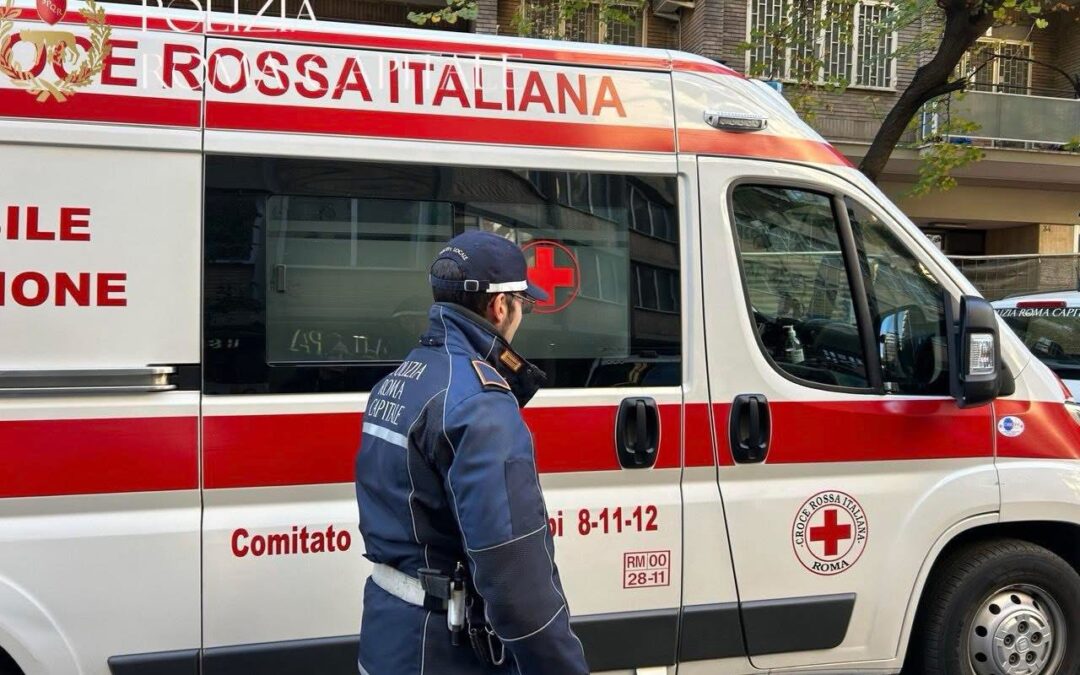 Ha un malore alla guida il giorno di Natale, tempestivo intervento della Polizia Roma Capitale